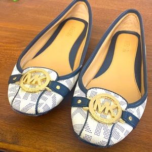 Michael Kors womens ballet flats loafers navy blue logo print Sz 7